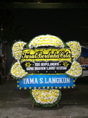 Papan Bunga Duka di Peresak